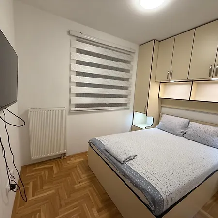 Stan Na Dan Hilandarska 9 *