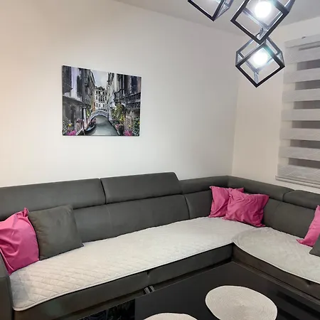 Apartment Stan Na Dan Hilandarska